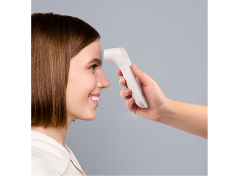 iF100A Thermometer is equipped with blue light sensor for easy & accurate measurement