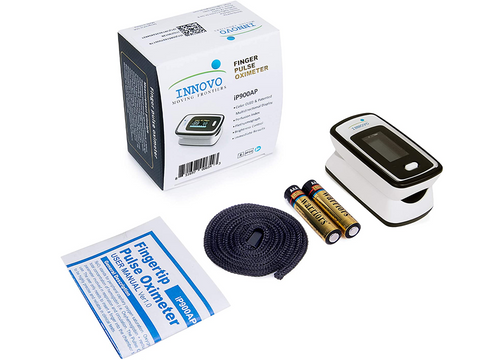 Innovo Deluxe iP900AP Fingertip Pulse Oximeter comes with 2 AAA batteries and a lanyard