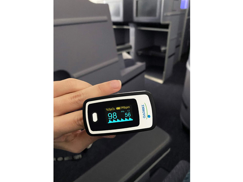 Innovo Deluxe iP900AP Fingertip Pulse Oximeter offers multi-directional display